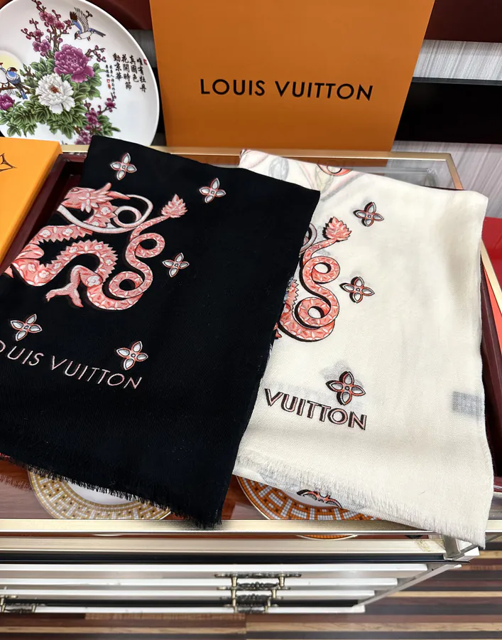 L Family 2024 New Collection Wool Scarf