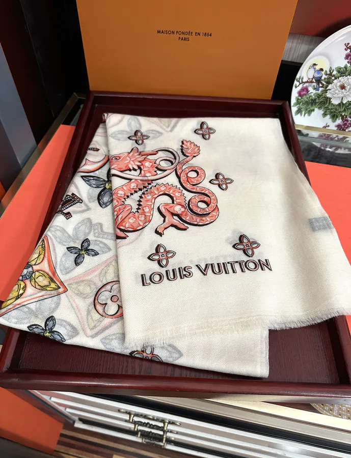 L Family 2024 New Collection Wool Scarf