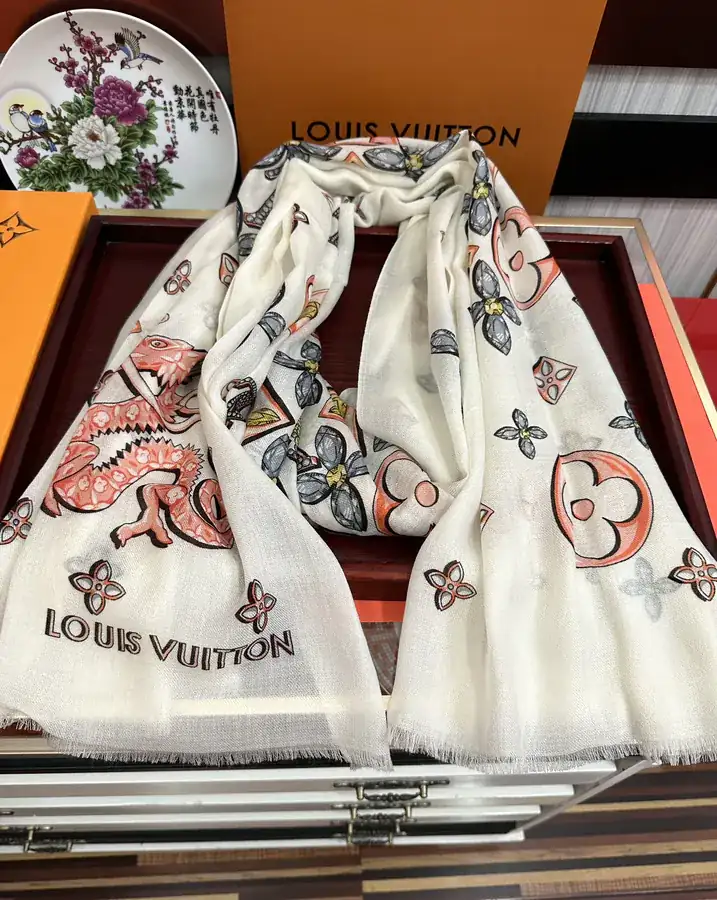 L Family 2024 New Collection Wool Scarf