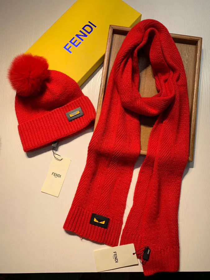 F Family Wool with Fox Fur Trim Cozy Winter Essential