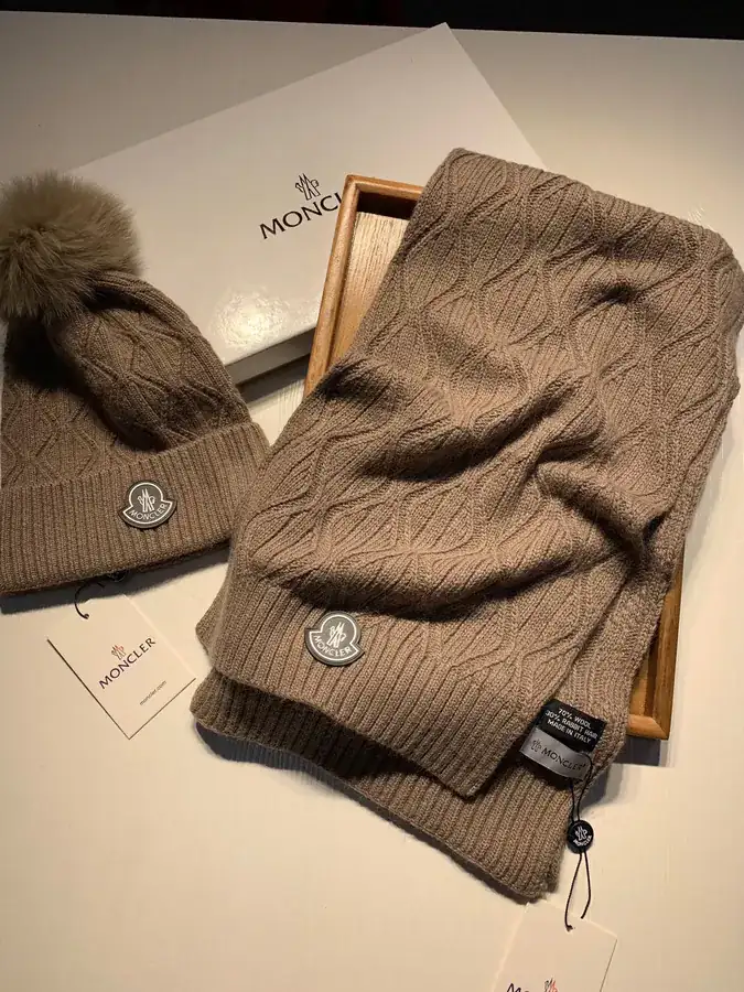 Maison Margiela Wool Fox Trim Winter Scarf