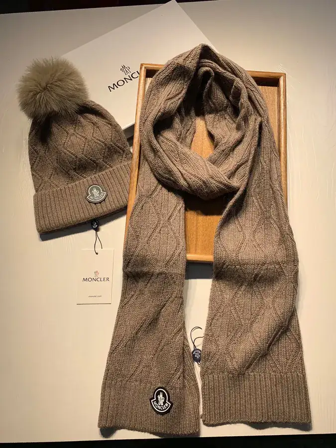 Maison Margiela Wool Fox Trim Winter Scarf