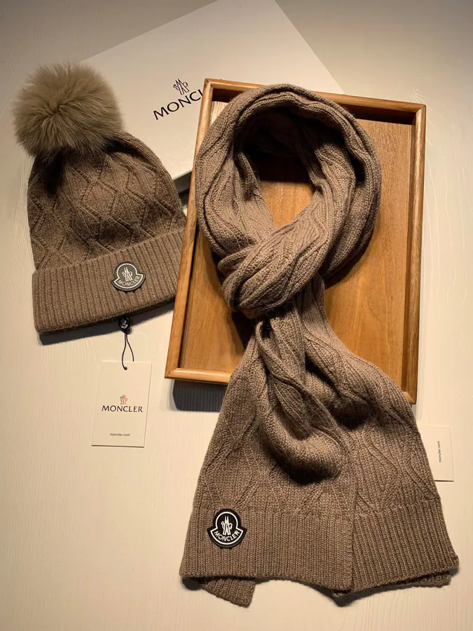 Maison Margiela Wool Fox Trim Winter Scarf