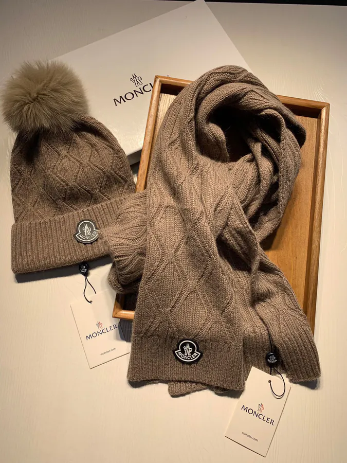 Maison Margiela Wool Fox Trim Winter Scarf