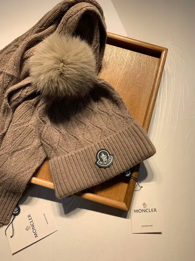 Maison Margiela Wool Fox Trim Winter Scarf