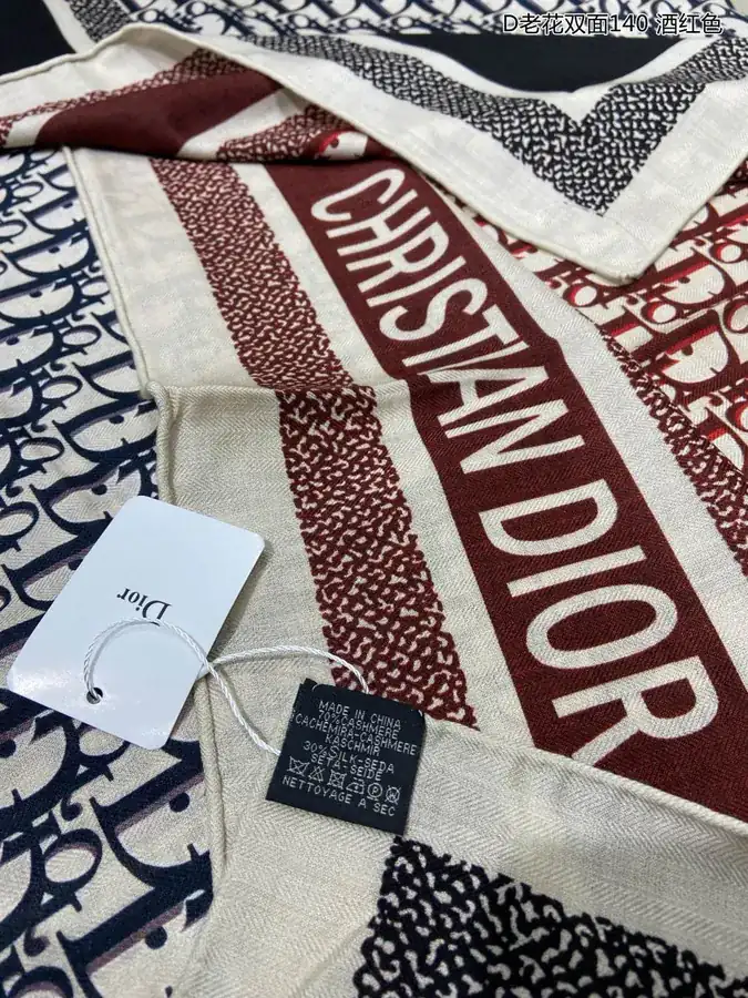 D House Classic Double Face 140 Square Scarf