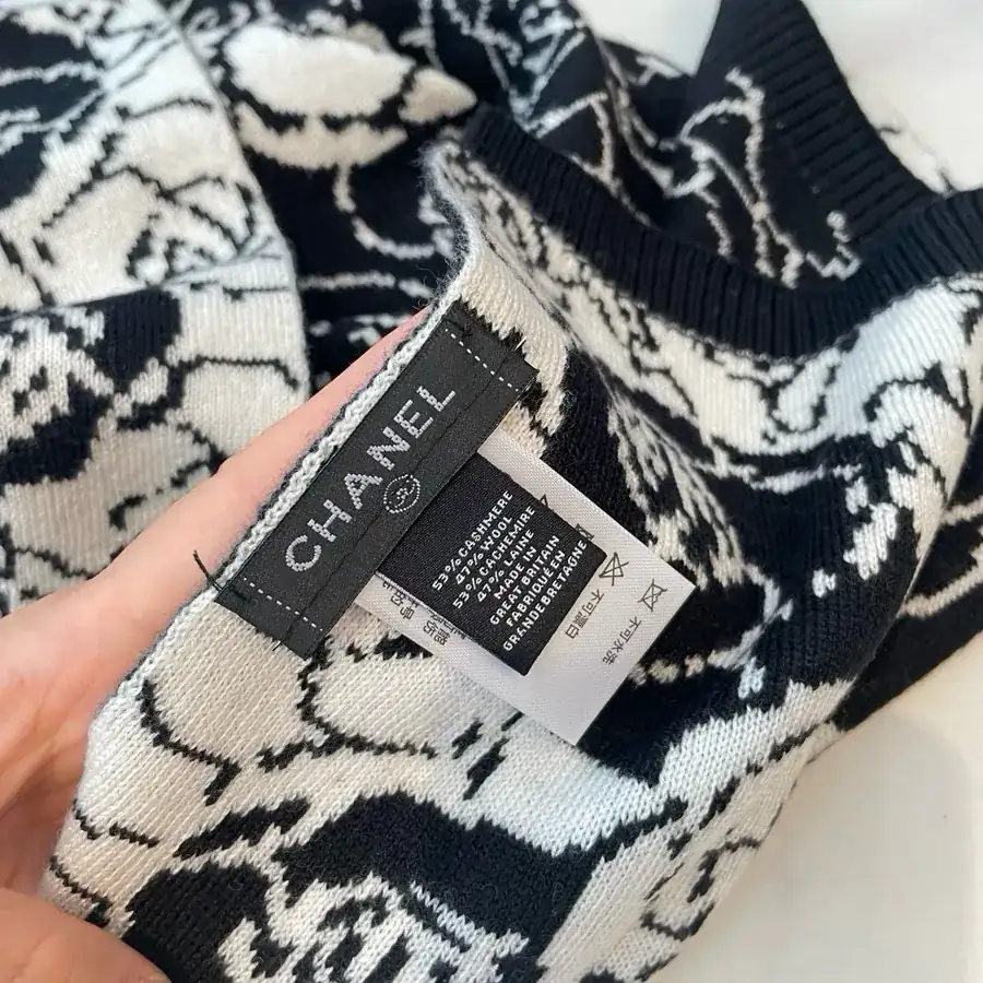 Channel Tea Rose Scarf in Black and White