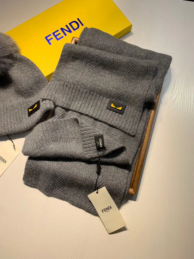 F Family Wool with Fox Fur Trim Cozy Winter Essential