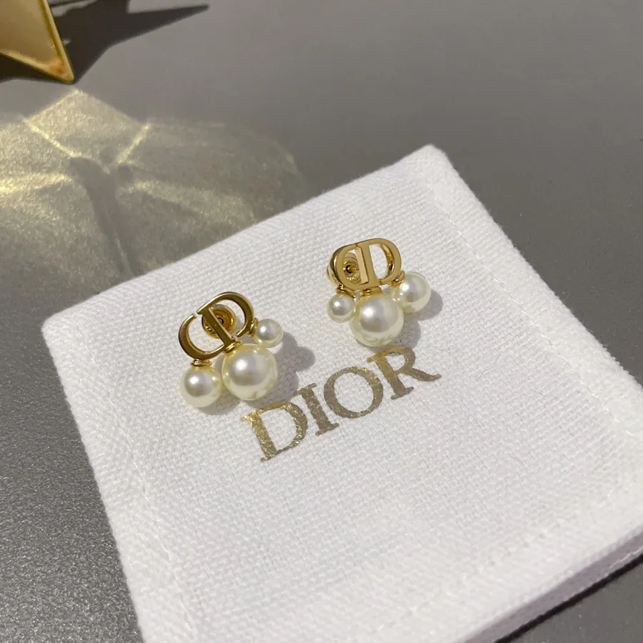 D Cd Three Sizes Pearl Stud Earrings