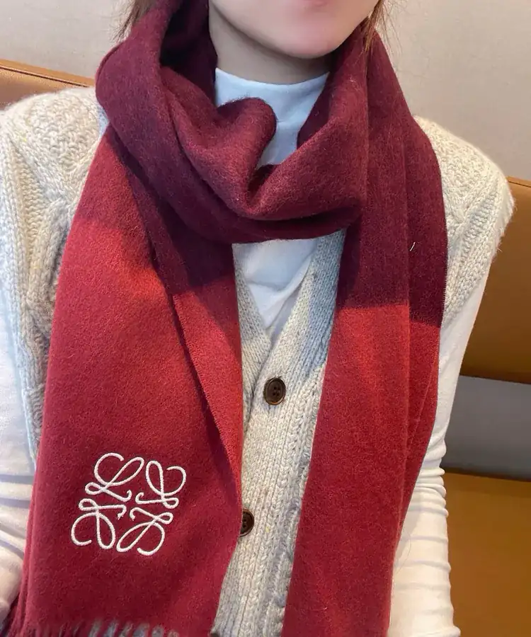 LÖWE Classic Scarf for Men and Women