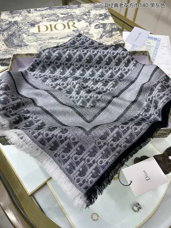 D Classic Flower Pattern Scarf 140