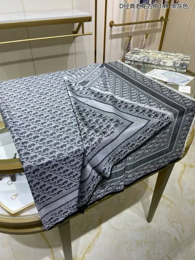D Classic Flower Pattern Scarf 140
