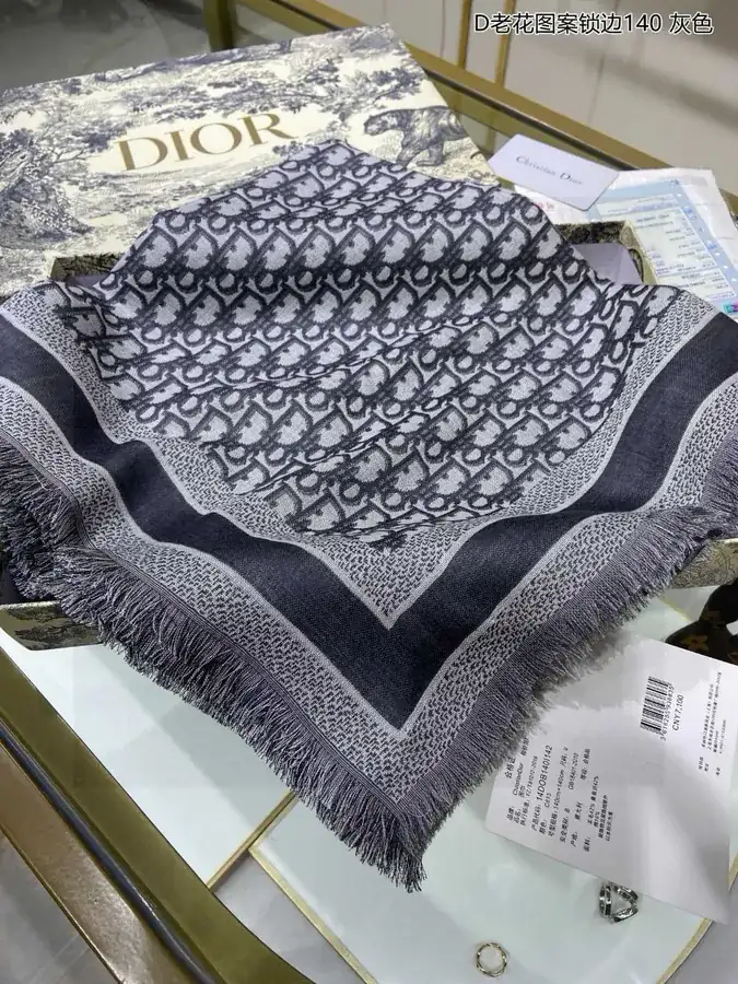 D Old Flower Pattern Lock Edge 140