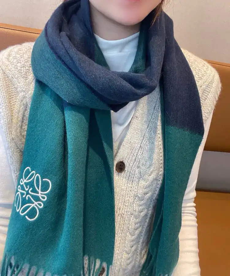 LÖWE Classic Scarf for Men and Women