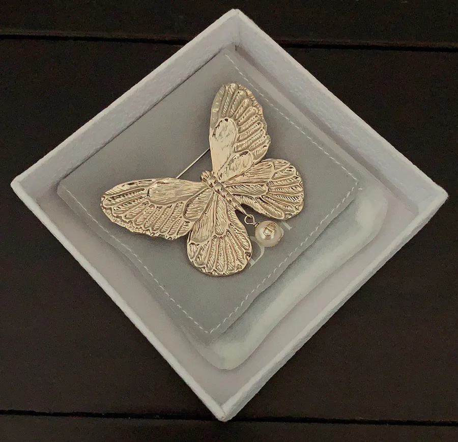 D*or Latest Model Shiny Gold Butterfly Brooch