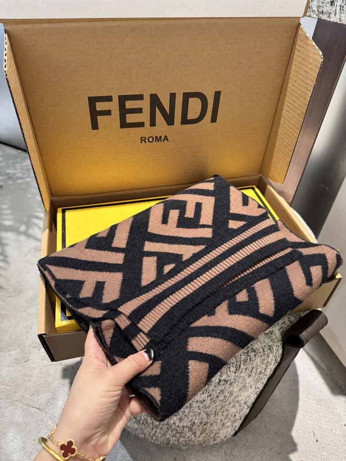 FF Classic Pattern Wool Blend Scarf