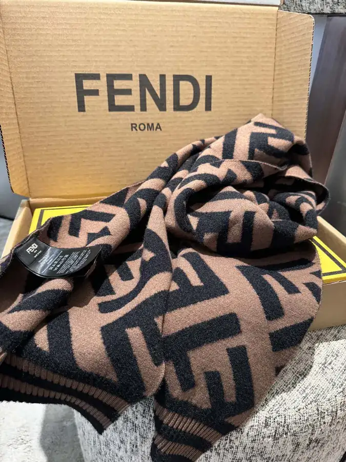 FF Classic Pattern Wool Blend Scarf