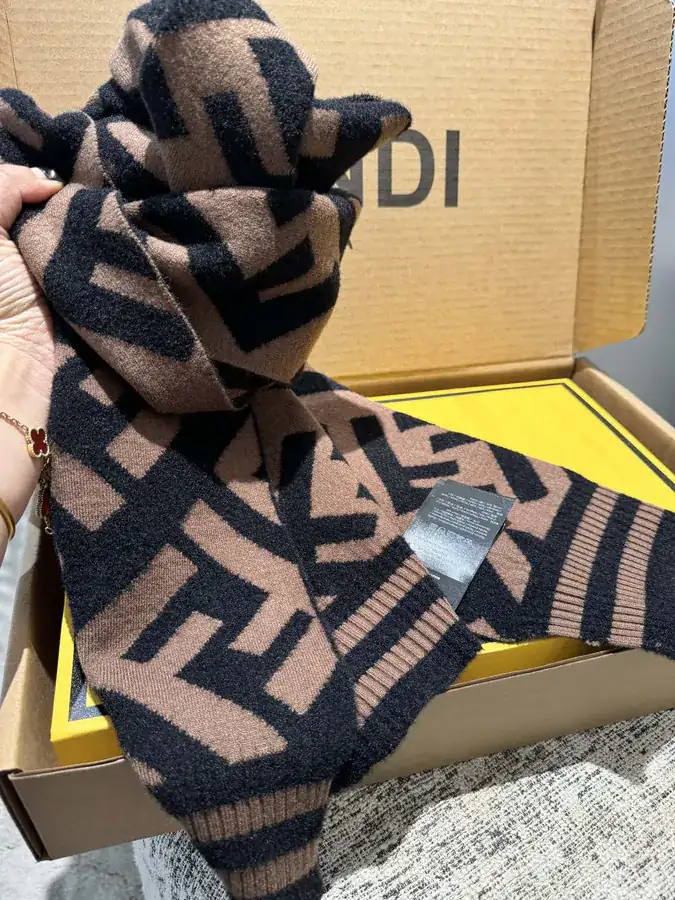 FF Classic Pattern Wool Blend Scarf