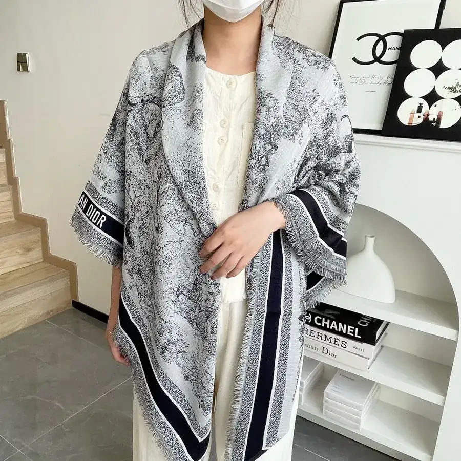 D Home Scarf Wrap with Classic Animal Print