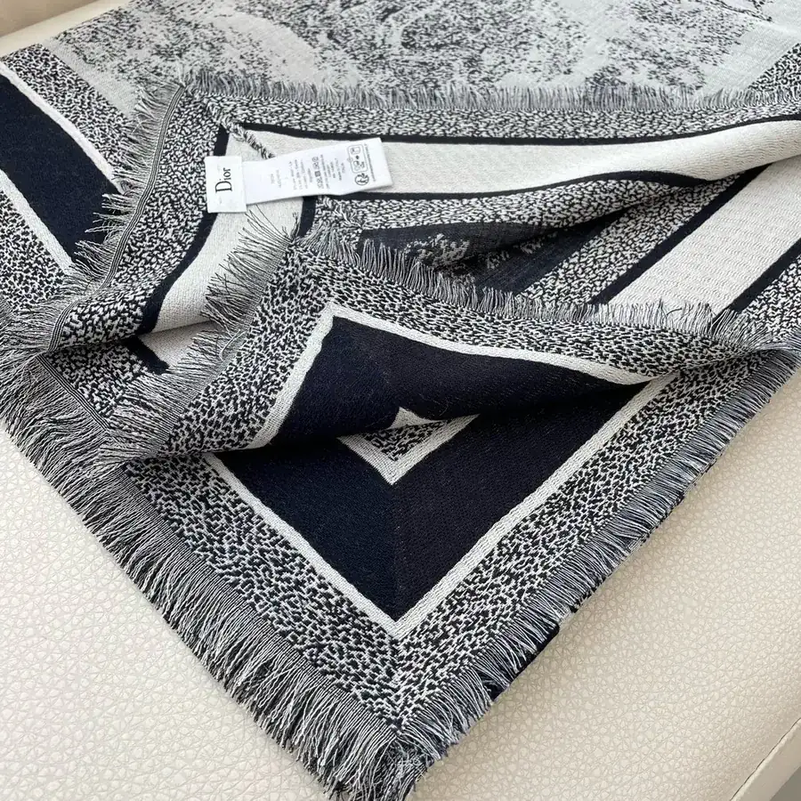 D Home Scarf Wrap with Classic Animal Print