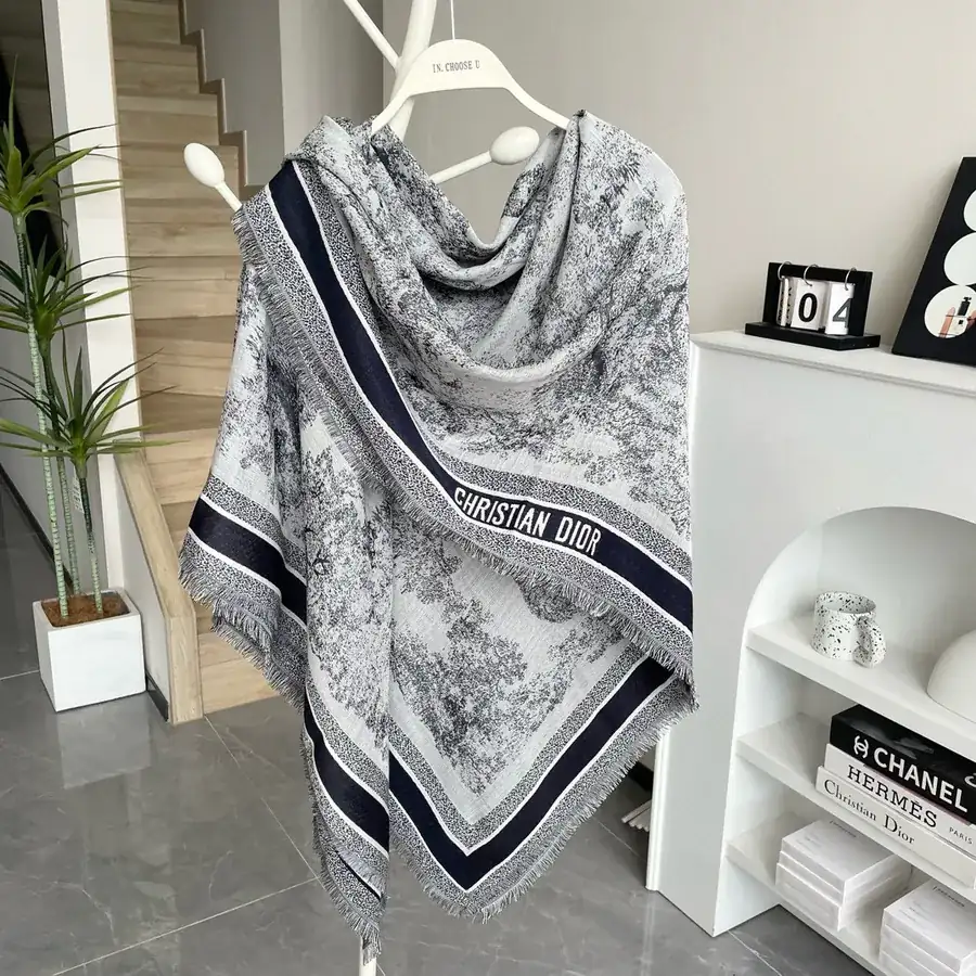 D Home Scarf Wrap with Classic Animal Print