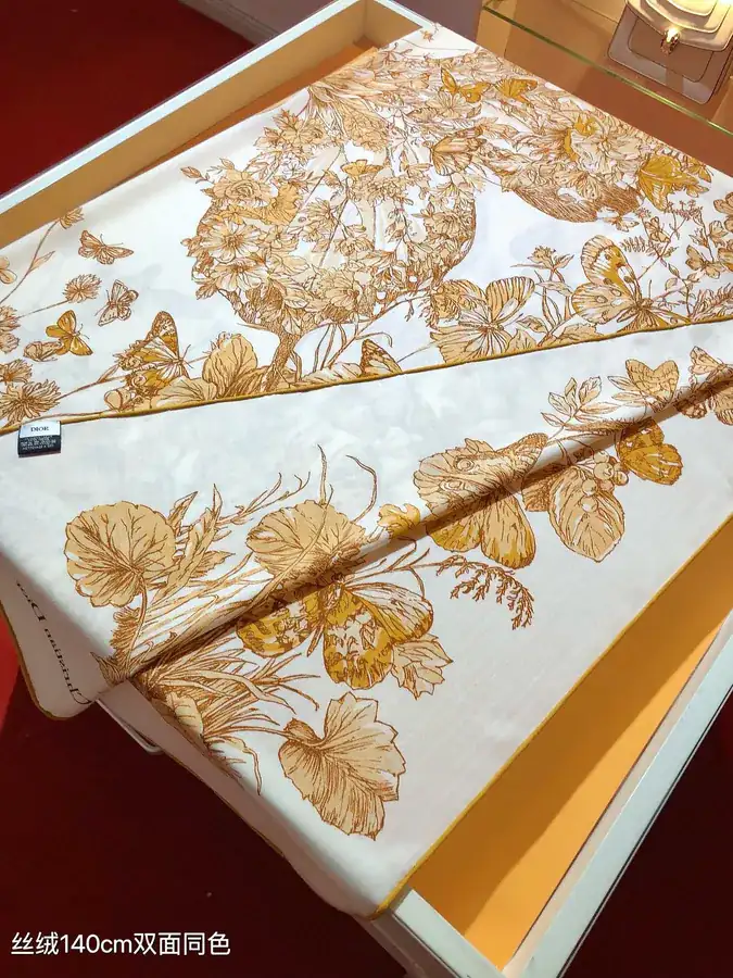 D Home Butterfly Print Velvet Scarf Classic Cold Style
