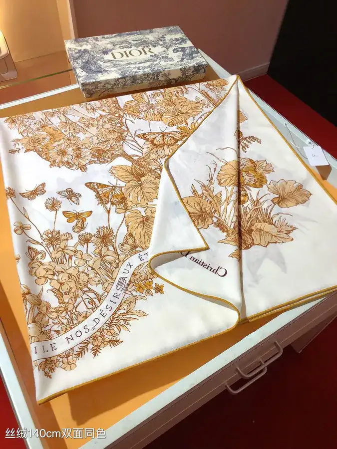 D Home Butterfly Print Velvet Scarf Classic Cold Style