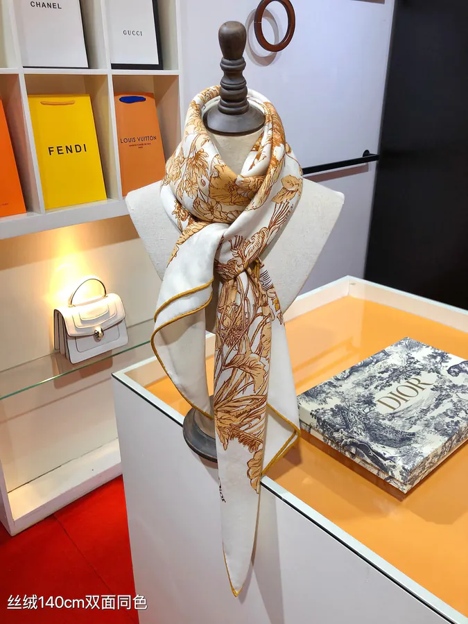 D Home Butterfly Print Velvet Scarf Classic Cold Style
