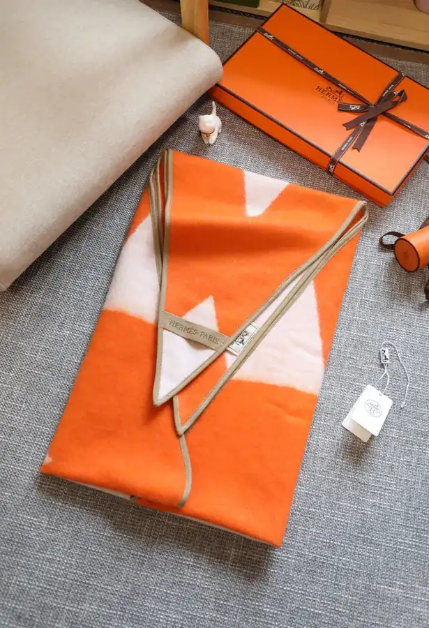 H House Unique Rhombus Cashmere Scarf