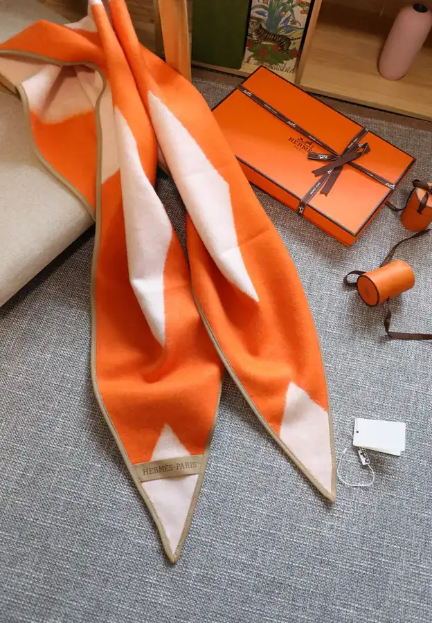 H House Unique Rhombus Cashmere Scarf