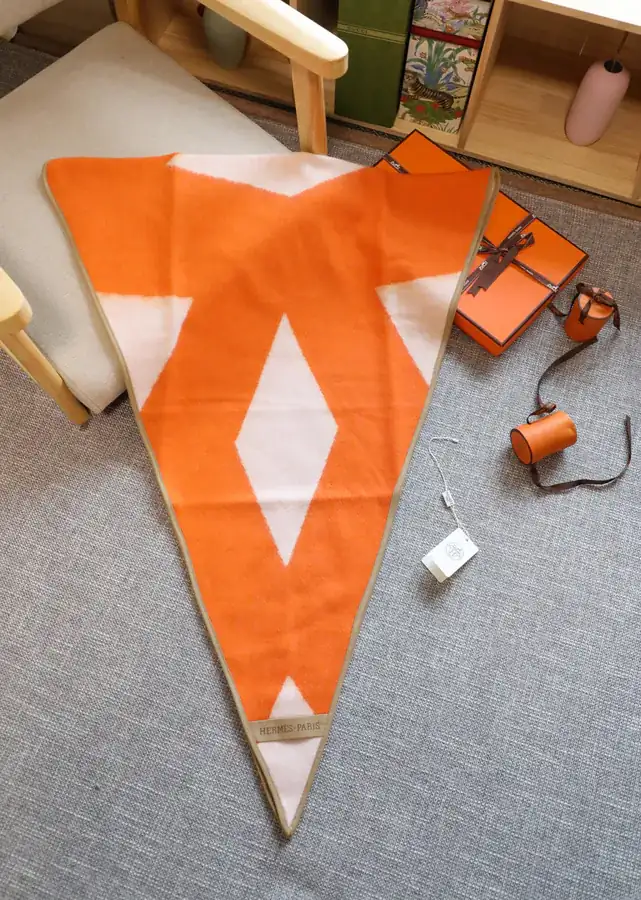 H House Unique Rhombus Cashmere Scarf