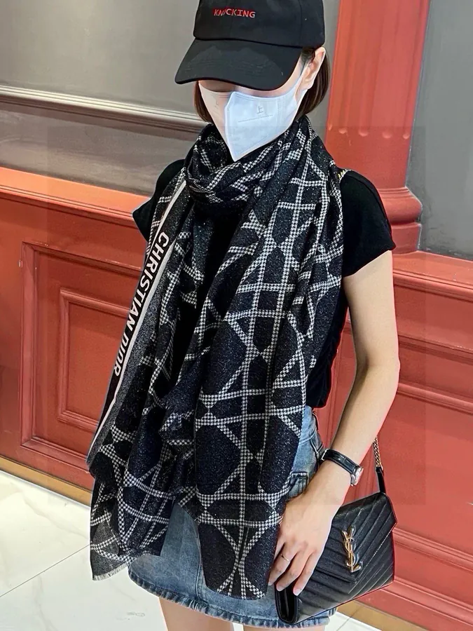D藤格纹长巾 羊绒面料奢华设计