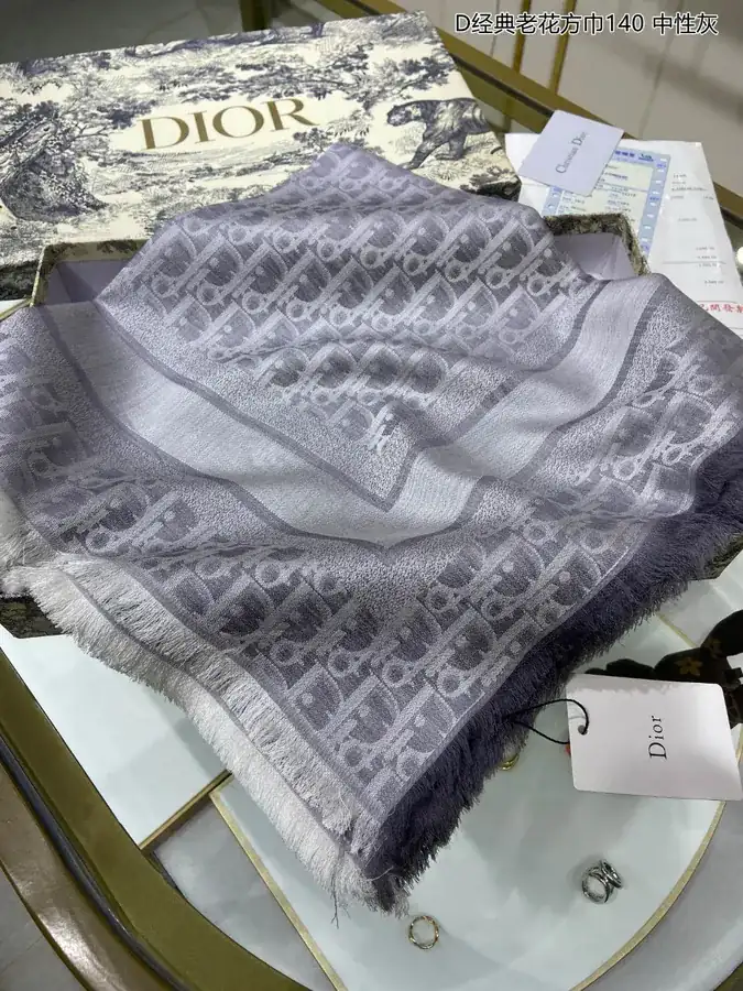 D Classic Flower Print Scarf 140