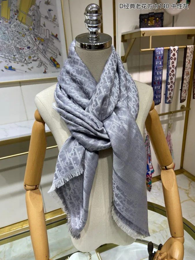 D Classic Flower Print Scarf 140