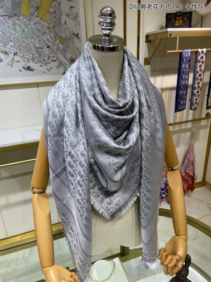 D Classic Flower Print Scarf 140