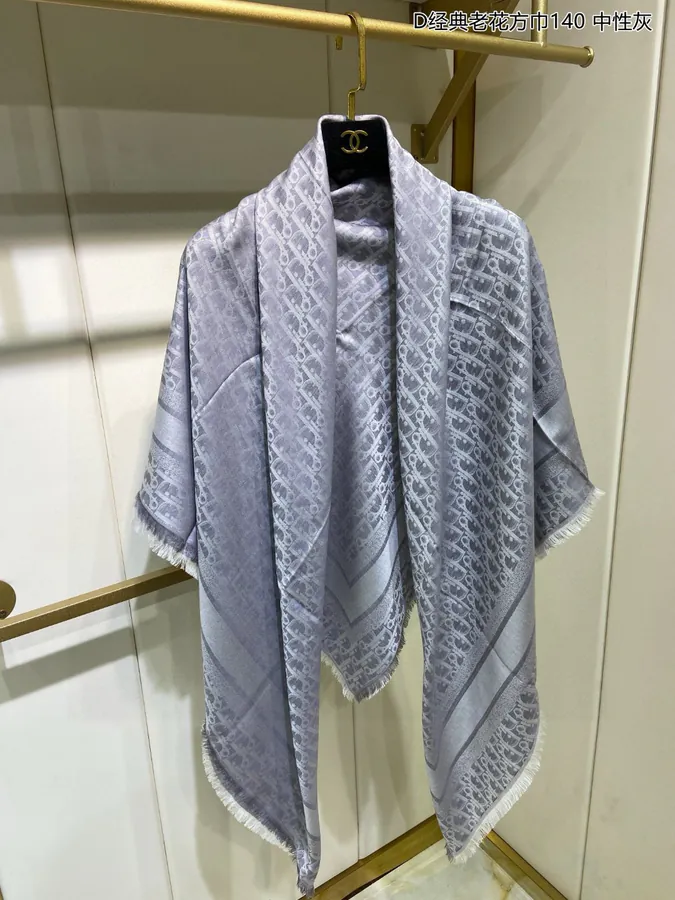 D Classic Flower Print Scarf 140