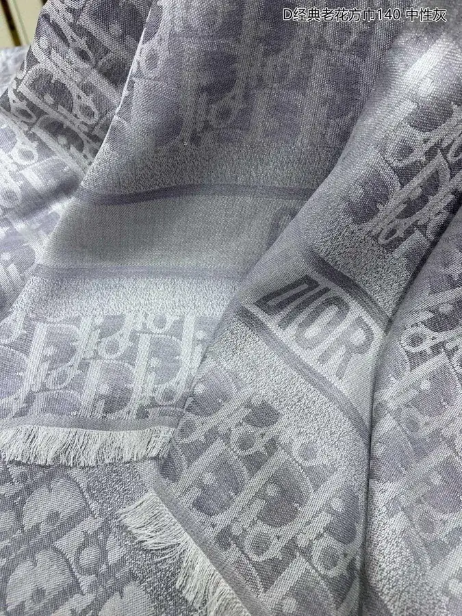 D Classic Flower Print Scarf 140