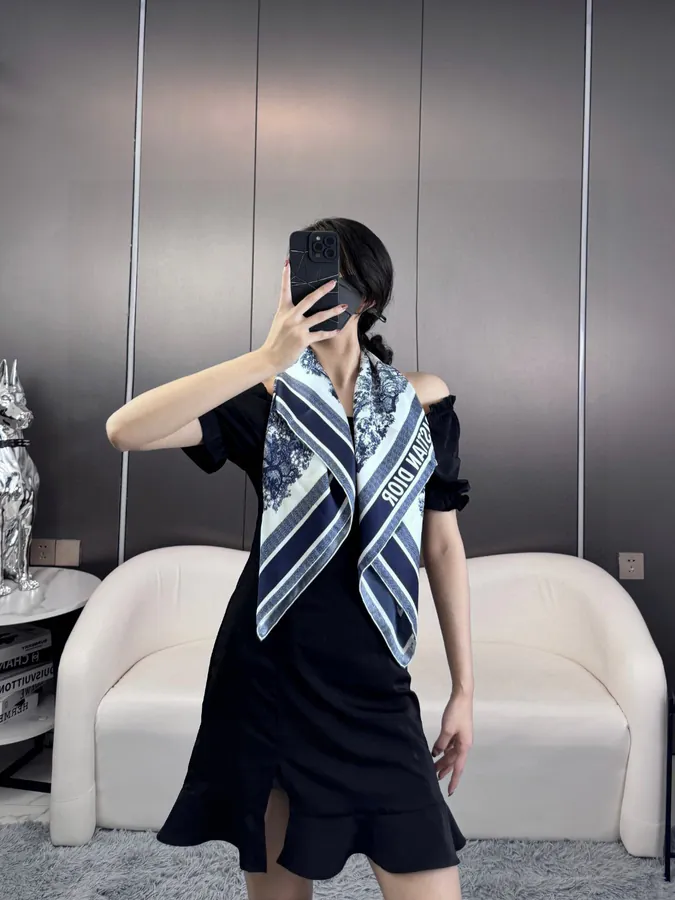 D House Animal World Silk Scarf
