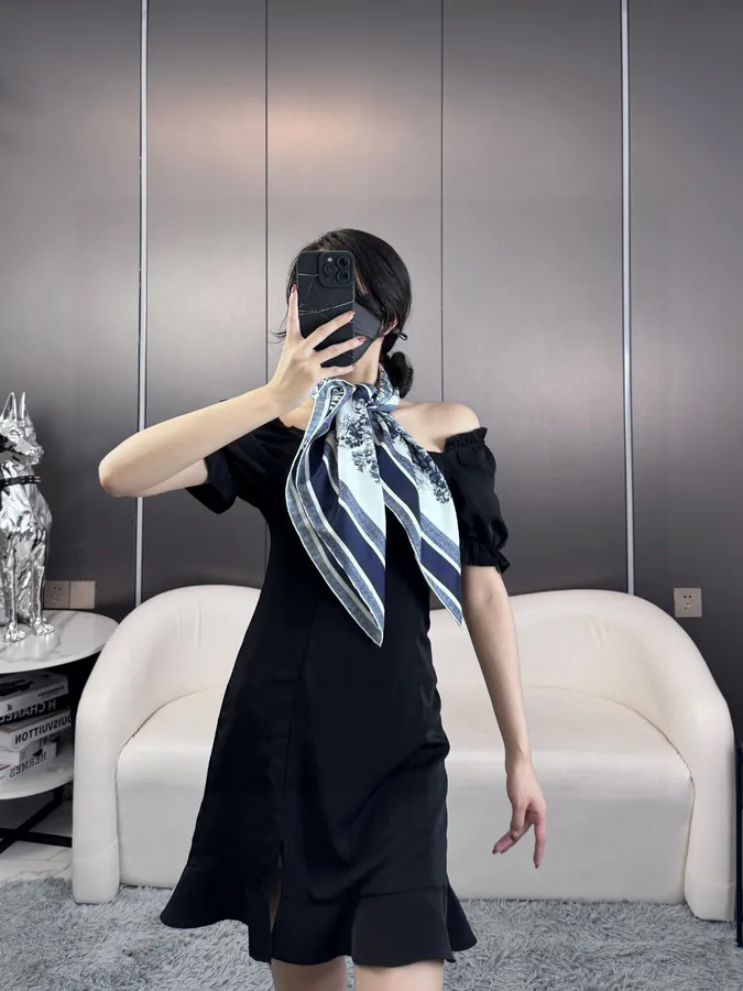 D House Animal World Silk Scarf