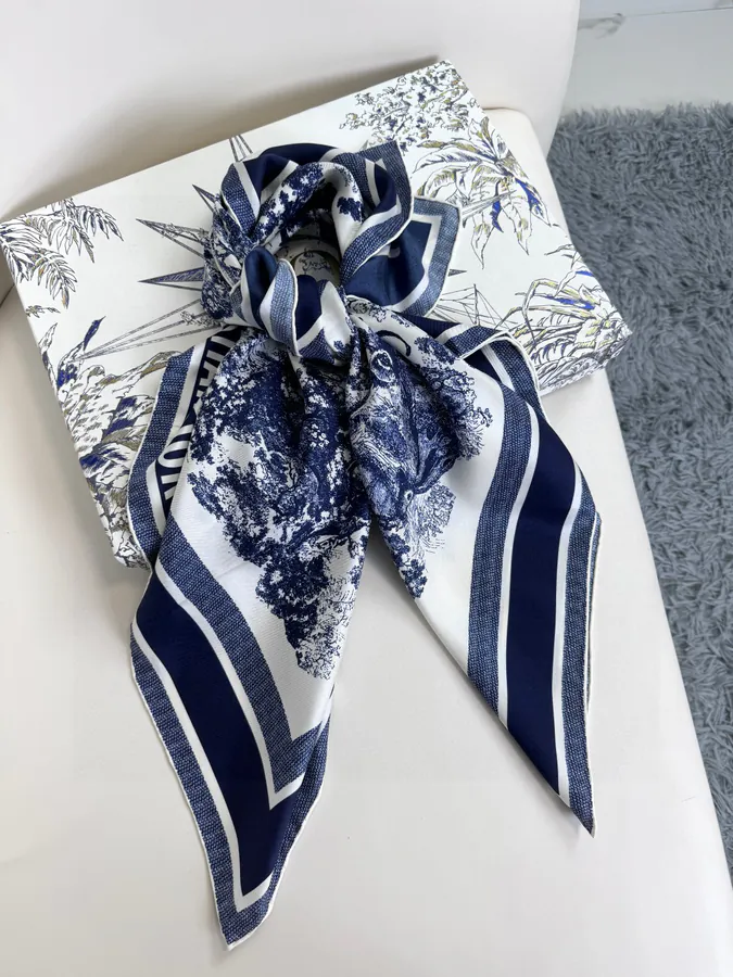 D House Animal World Silk Scarf