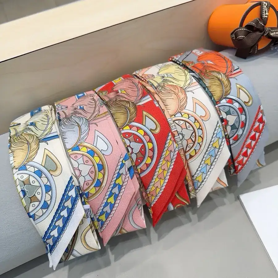 H House New Scarf, Heart shaped Saddle Design, 100% Heavyweight Silk Taffeta
