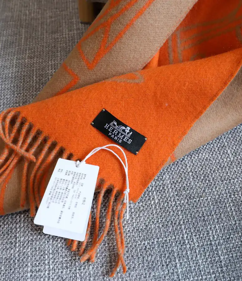 H House Double Face Horsehead Shawl