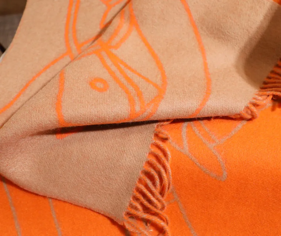 H House Double Face Horsehead Shawl