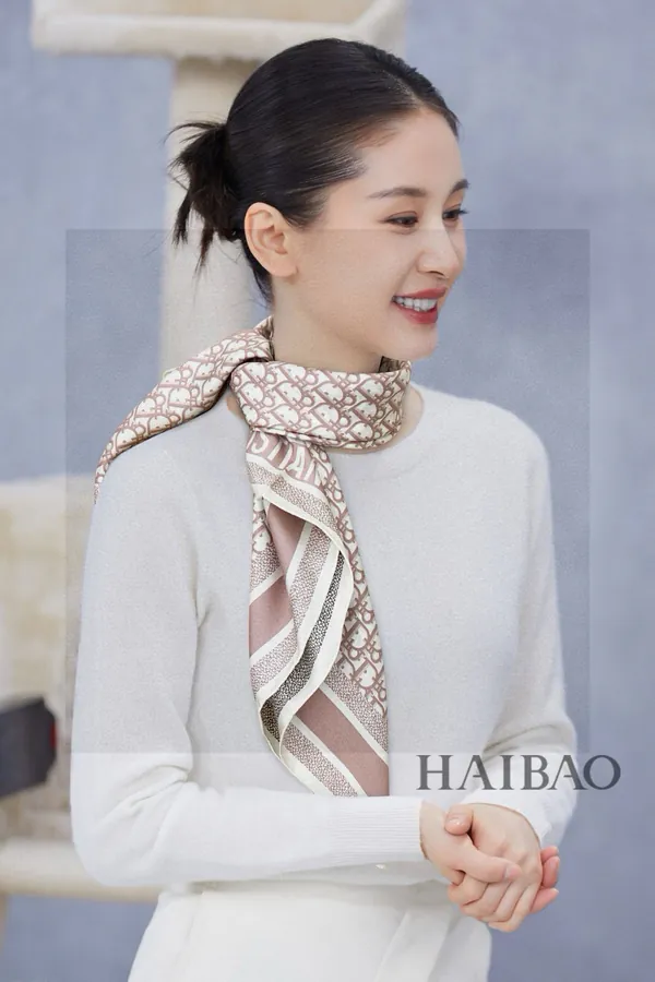 D House Classic Double Face 90 Silk Scarf