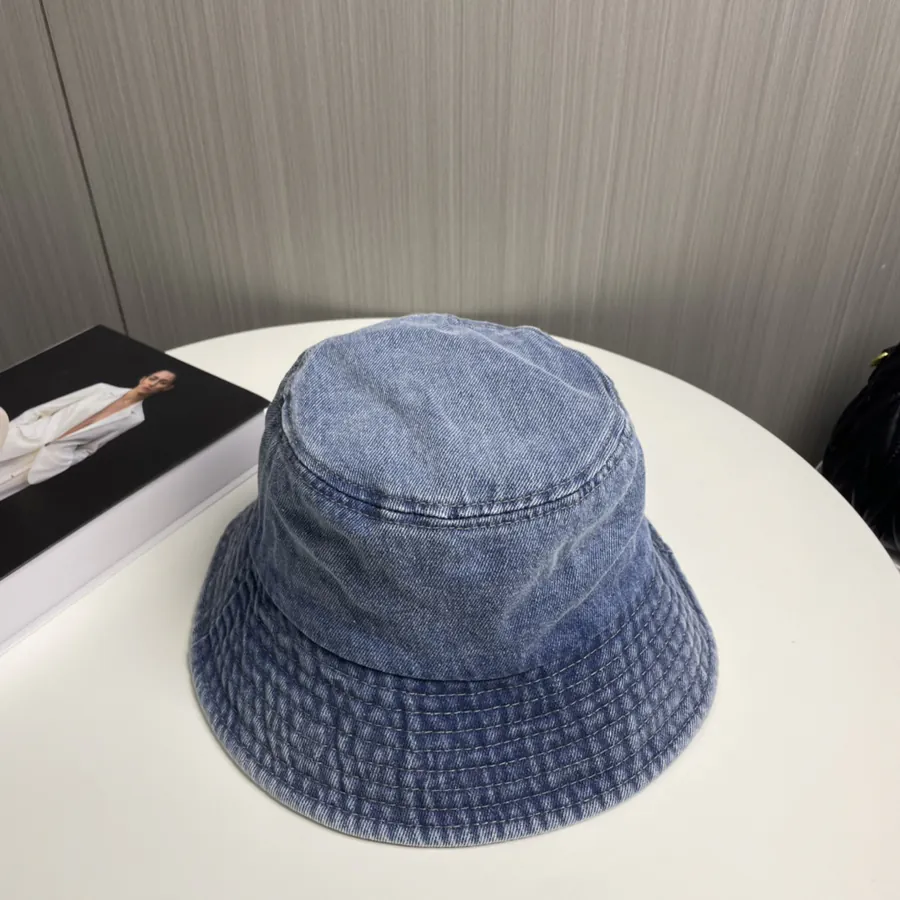 Cain Klein Embroidered Logo Fisherman Hat