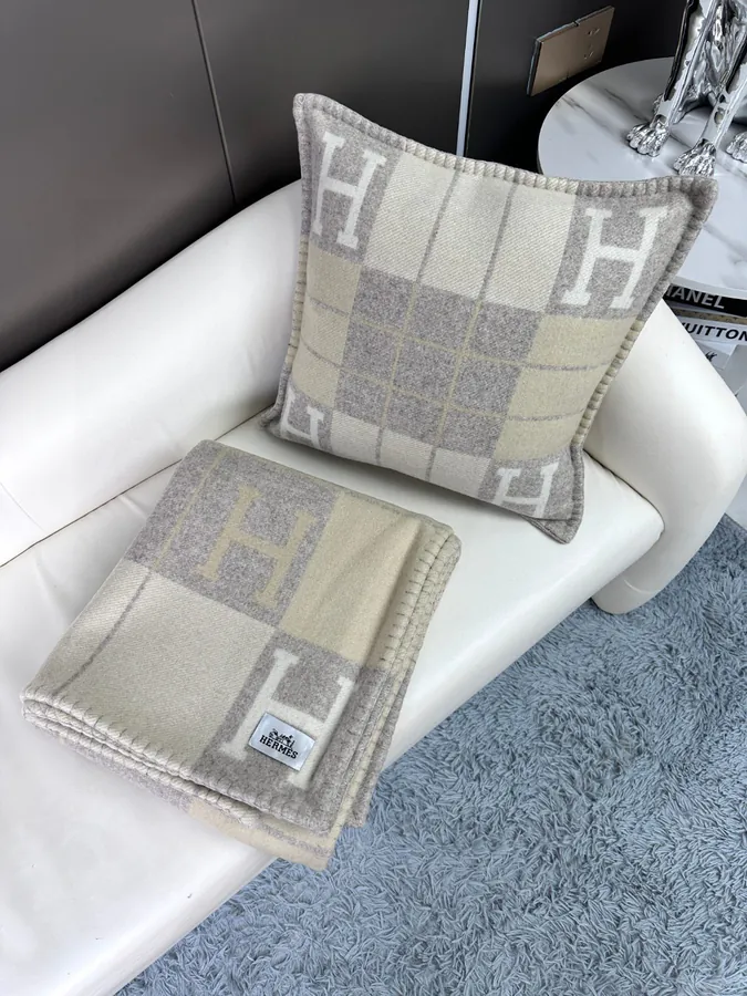 H Family Premium Cashmere Blanket Classic Design, 170x135cm