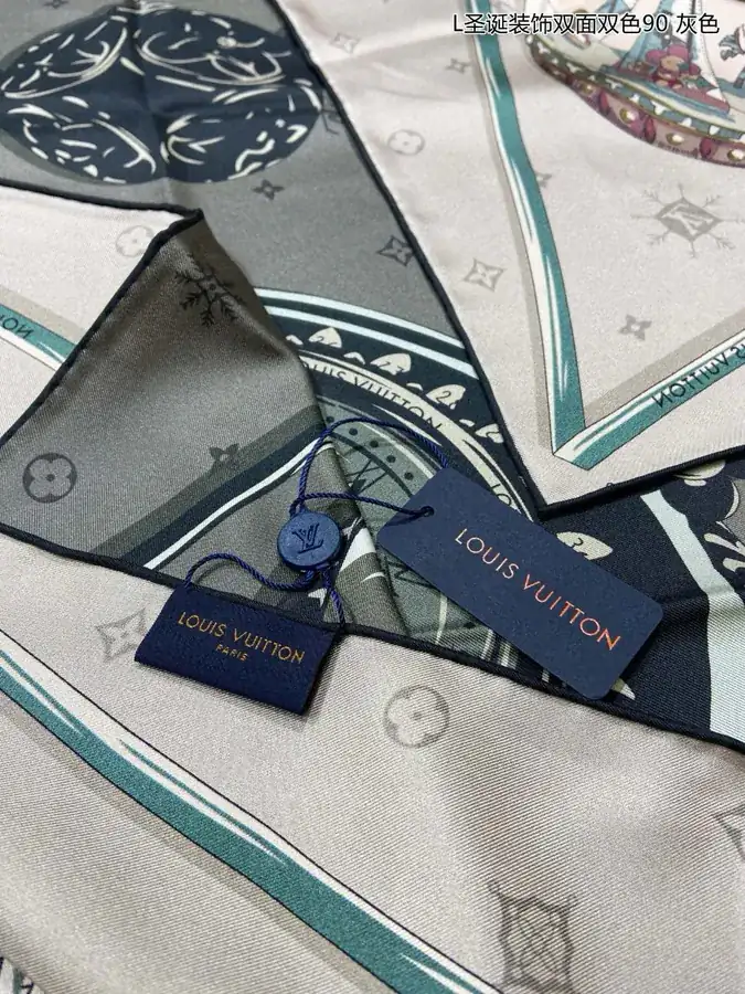 L Christmas Decor Double Sided 90cm Silk Scarf