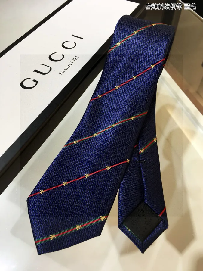 P60 G Family Men's Tie Series Bee Pattern Tie