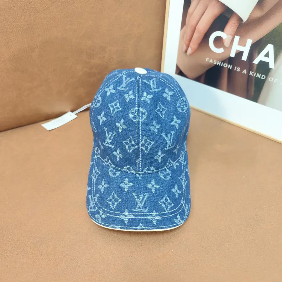 L Brand New Bucket Hat with Vintage Floral Pattern