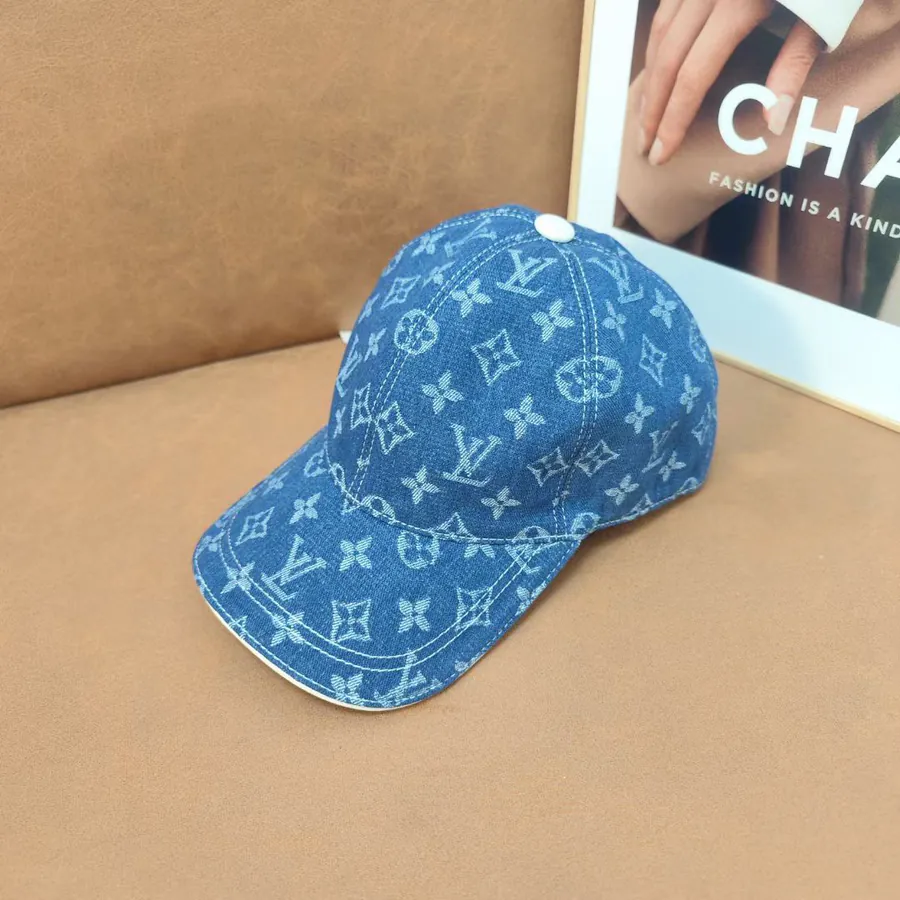 L Brand New Bucket Hat with Vintage Floral Pattern